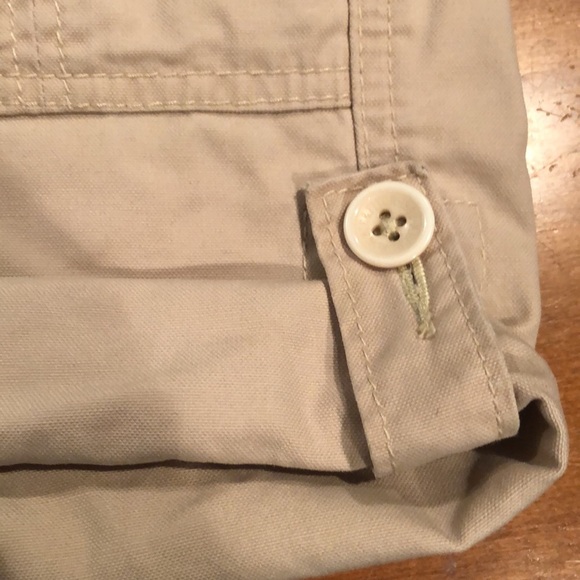 Abercrombie & Fitch Size 4 Khaki Shorts - Picture 5 of 5